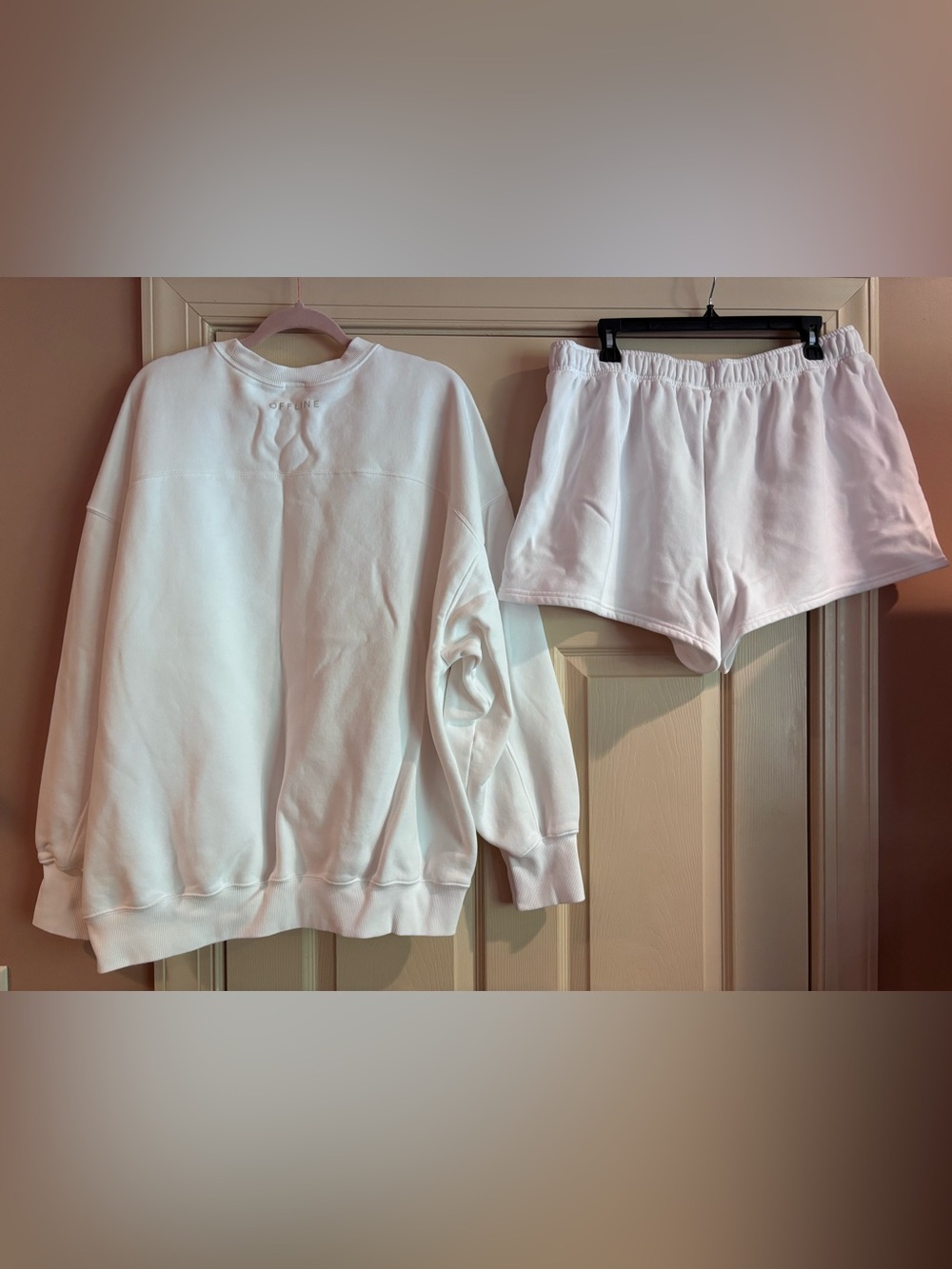 Offline by Aerie White Crewneck Sweatshirt and sweat shorts Set - Picture 7 of 7